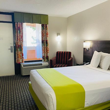 Days Inn By Wyndham Irving Grapevine Dfw Airport North Екстериор снимка