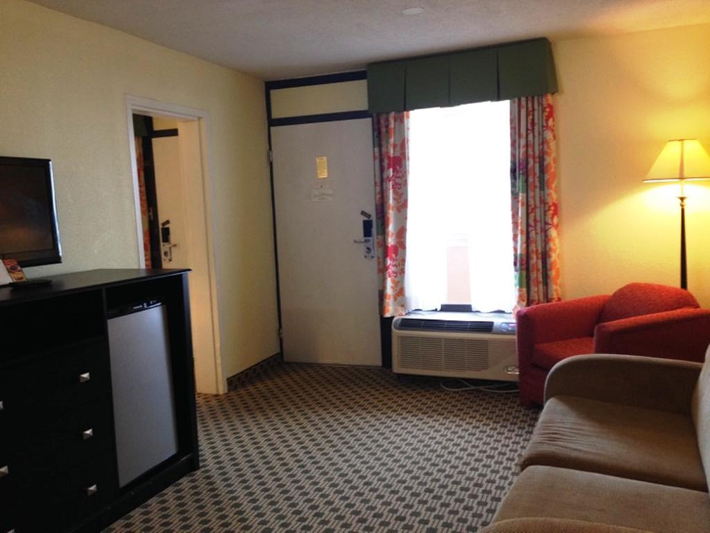 Days Inn By Wyndham Irving Grapevine Dfw Airport North Стая снимка